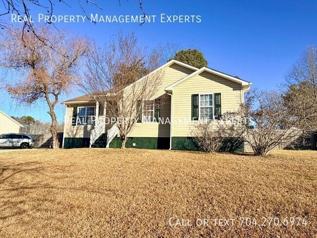 Building Photo - 123 Garden St