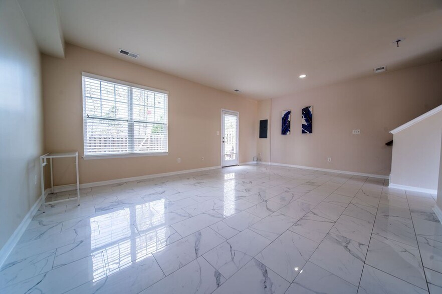 Building Photo - 11801 Lake Baldwin Dr