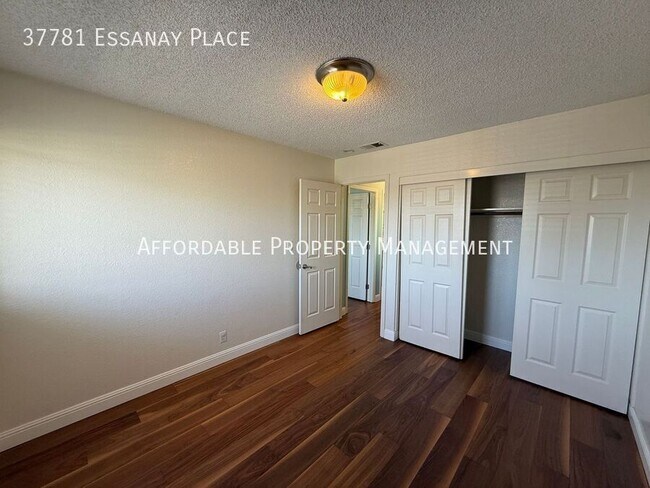 Building Photo - 37781 Essanay Pl