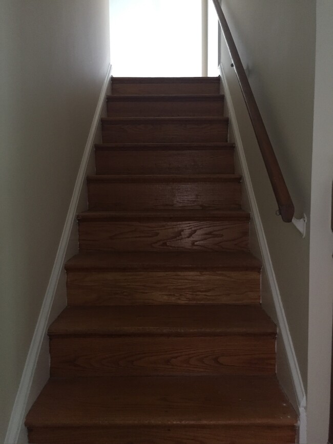 Stairs leading to bedrooms and bathroom - 836 20th St S