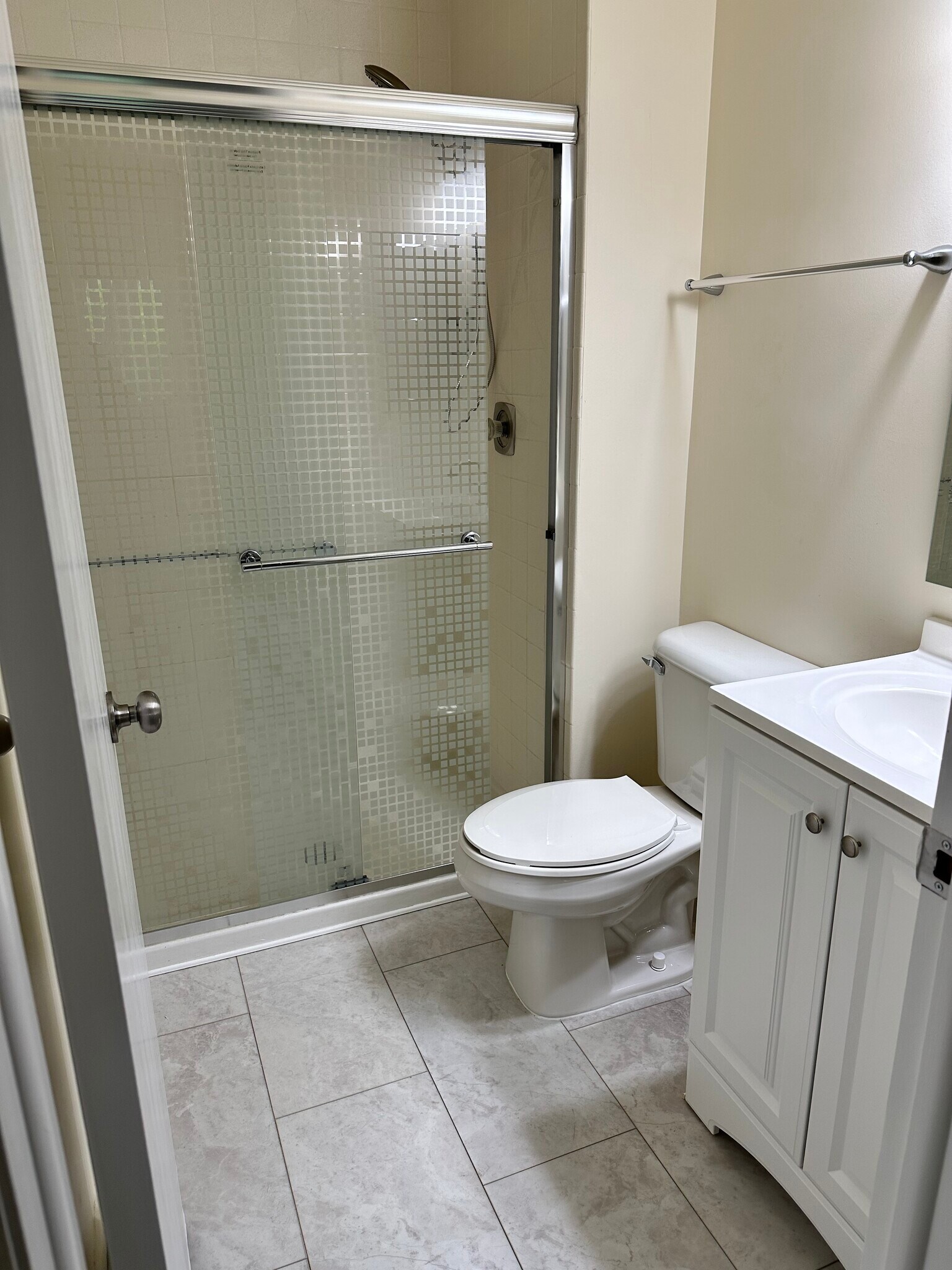 Master shower - 1153 Silverwood Ct