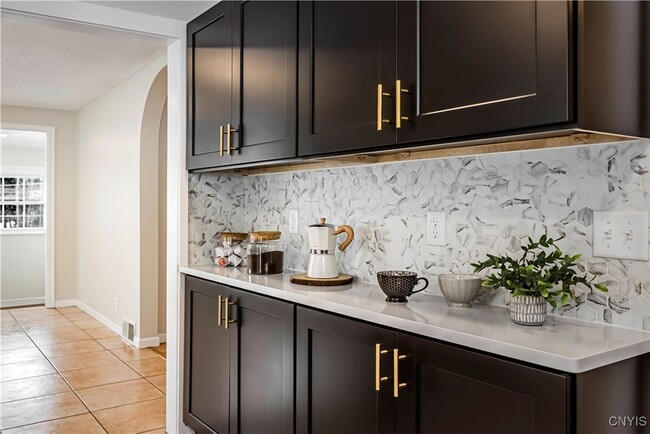 Building Photo - 63 Higby Rd