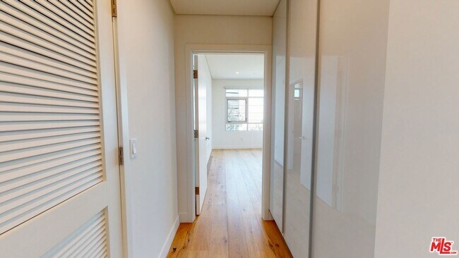 Building Photo - 938 Orange Grove Ave