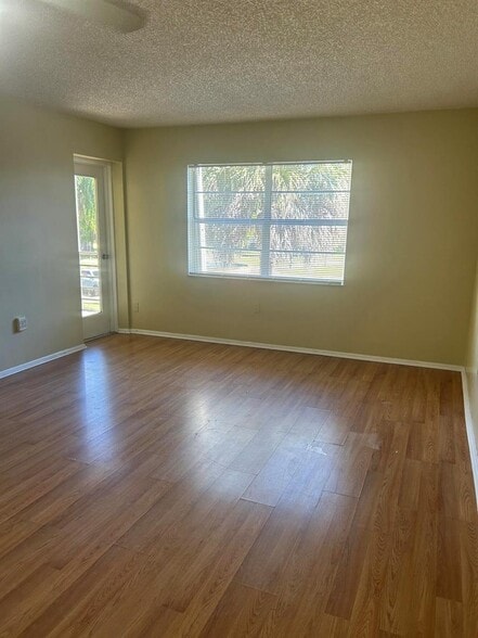 Building Photo - 4304 NW 9th Ave