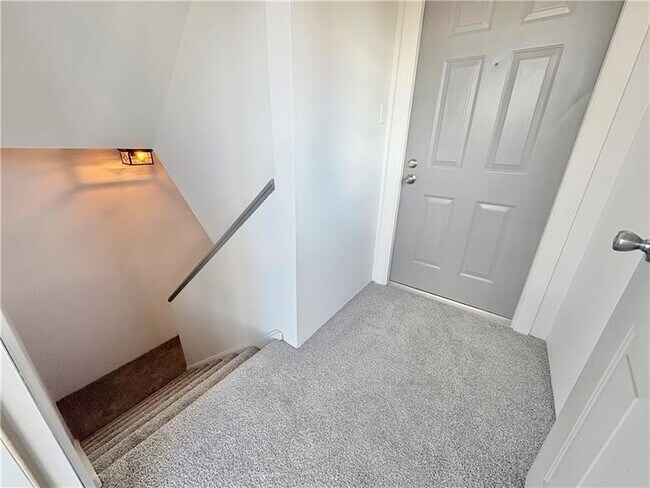 Building Photo - 927 Vance Ave