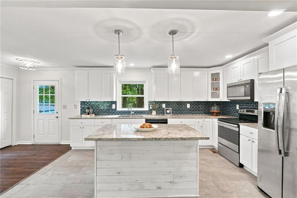 Building Photo - 4691 Roberta Cir