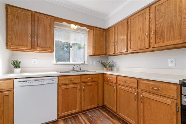 Building Photo - 207 Chan Mowr Dr