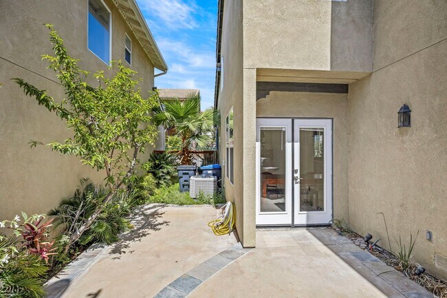 Building Photo - Beautiful detached condo in Painted Trails!