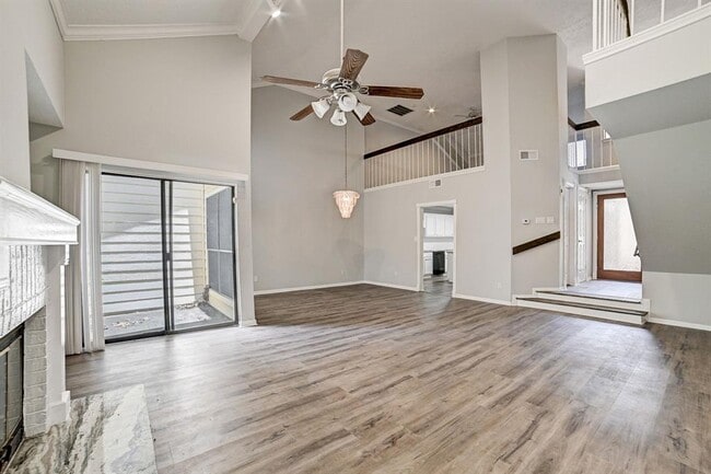 Building Photo - 3310 Meadway Dr