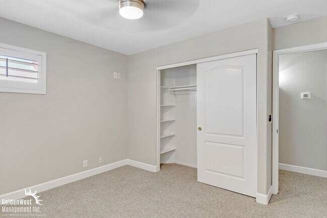 Building Photo - Modern 3bdm 3ba Home with Stylish Upgrades