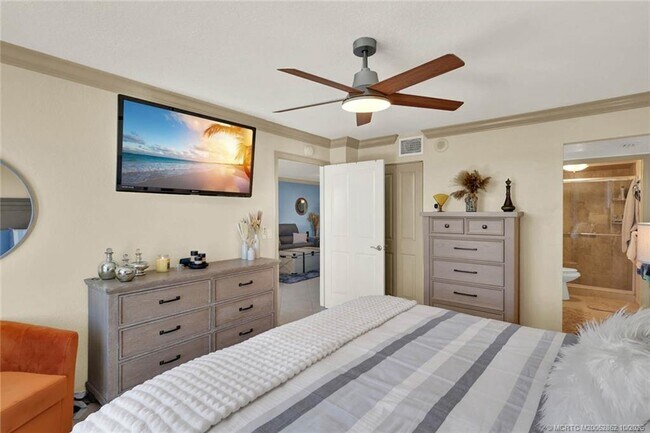 Building Photo - 10680 S Ocean Dr