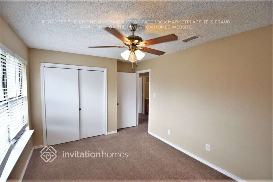 Building Photo - 2513 Livingston Ln