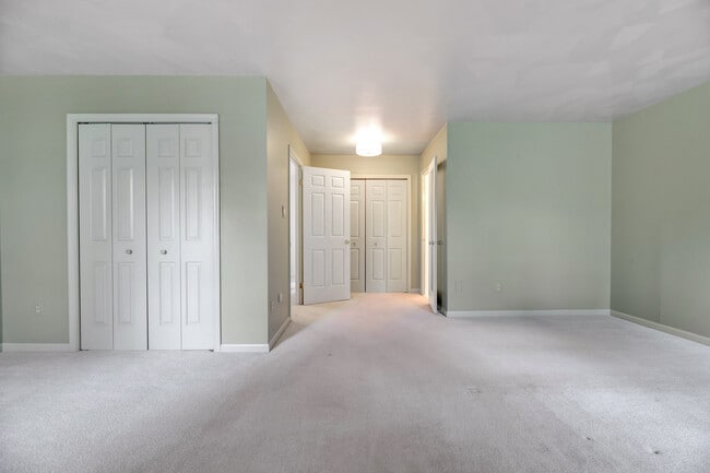 Building Photo - 1053 N George Mason Dr