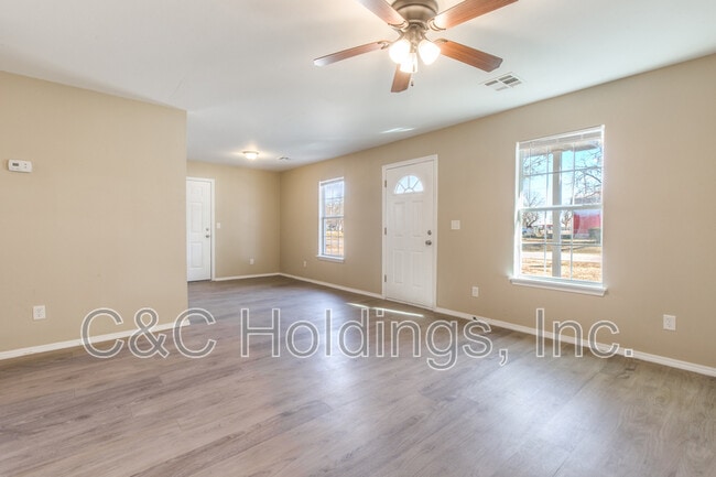 Building Photo - 914 Rockwood Ave