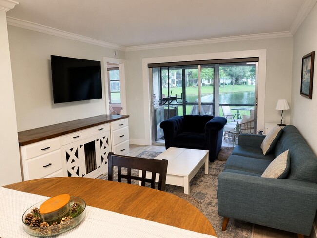 Building Photo - 2226 N Cypress Bend Dr
