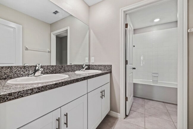 Building Photo - 7205 Ronnie Gardens Ct