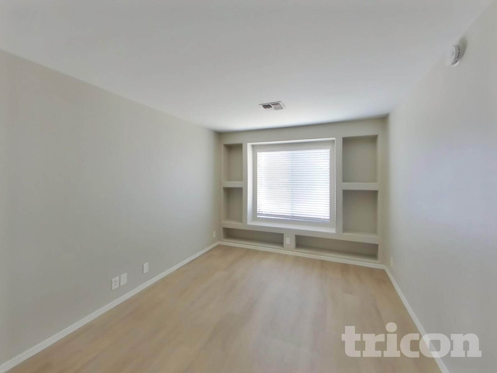 Building Photo - 7321 N 69th Ave