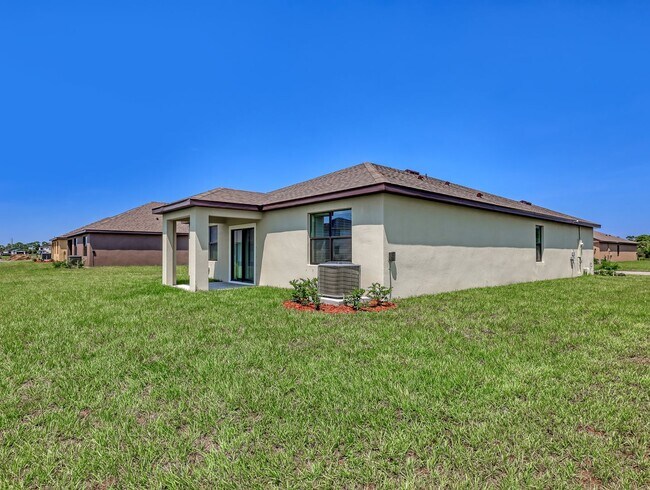 Building Photo - 7418 Tourmaline Dr