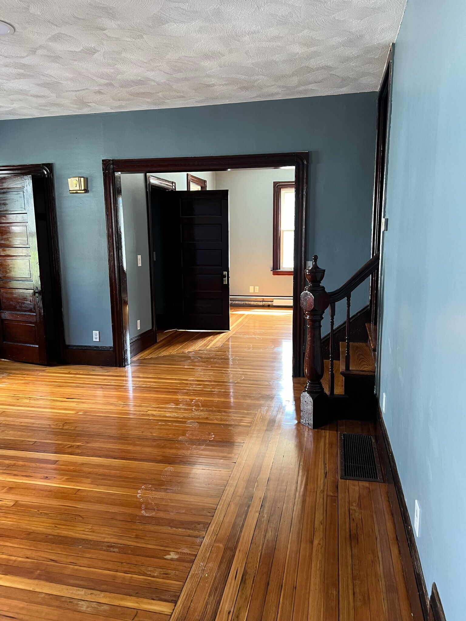 Building Photo - 8 Sayles Ave