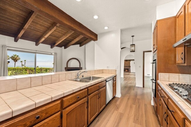 Building Photo - 3636 Malibu Country Dr