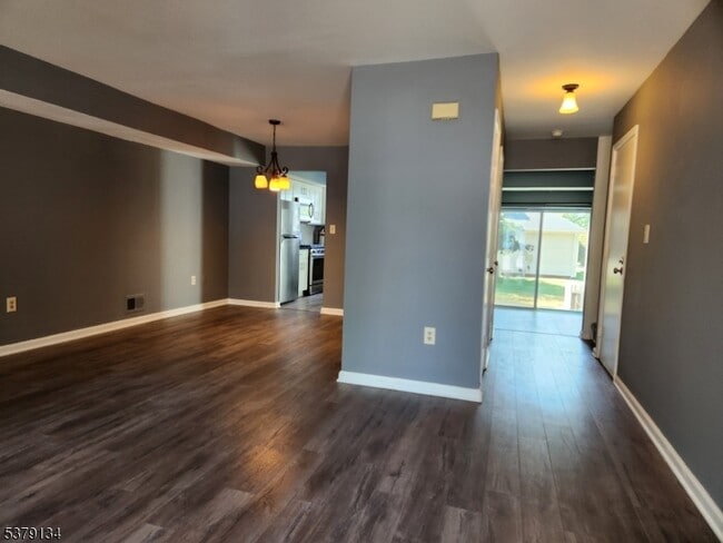 Building Photo - 263 Glastonbury Ln