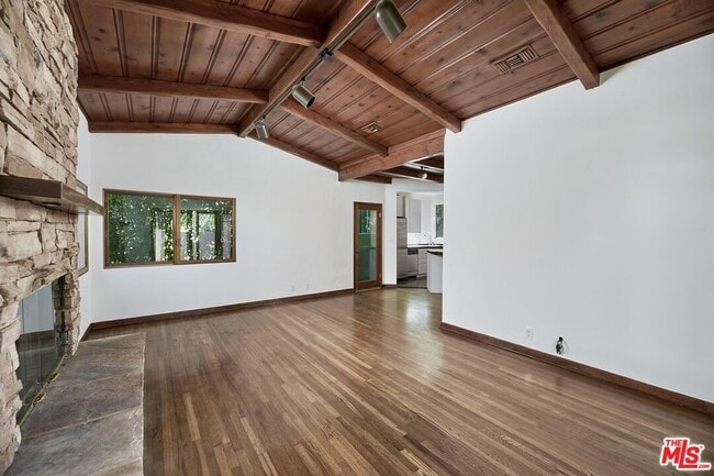 Building Photo - 412 Norwich Dr