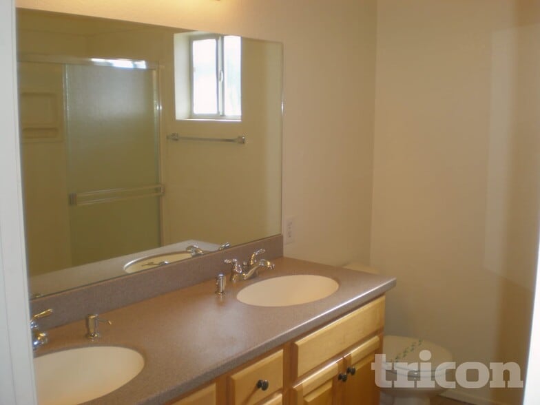 Building Photo - 10221 N 87th Ln