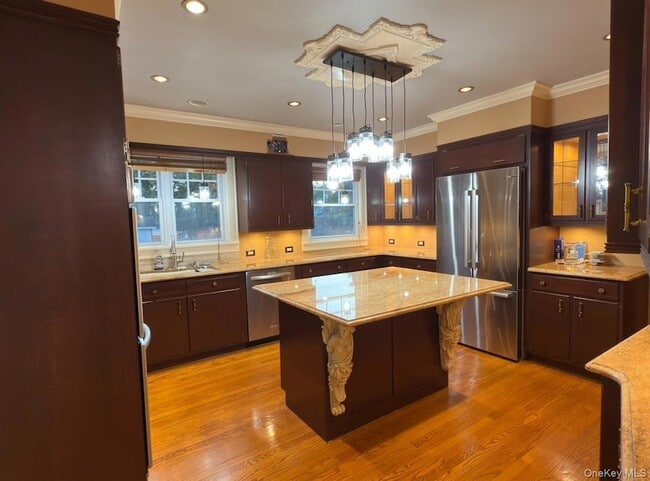 Building Photo - 21 Richman Ave