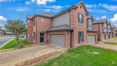 Building Photo - 1425 W Villa Maria Rd