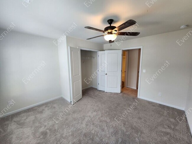 Building Photo - 4708 Fairfax Dr