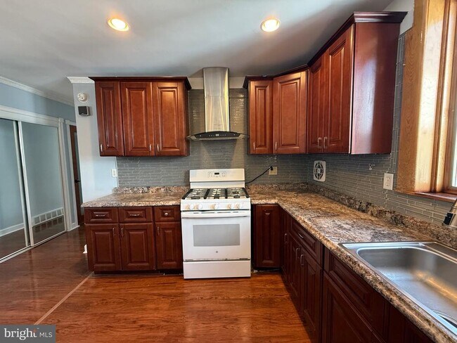Building Photo - 1600 Fox Chase Rd