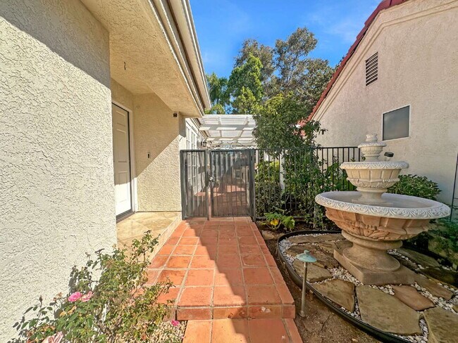 Building Photo - Welcome to this Charming Single-Story Home...