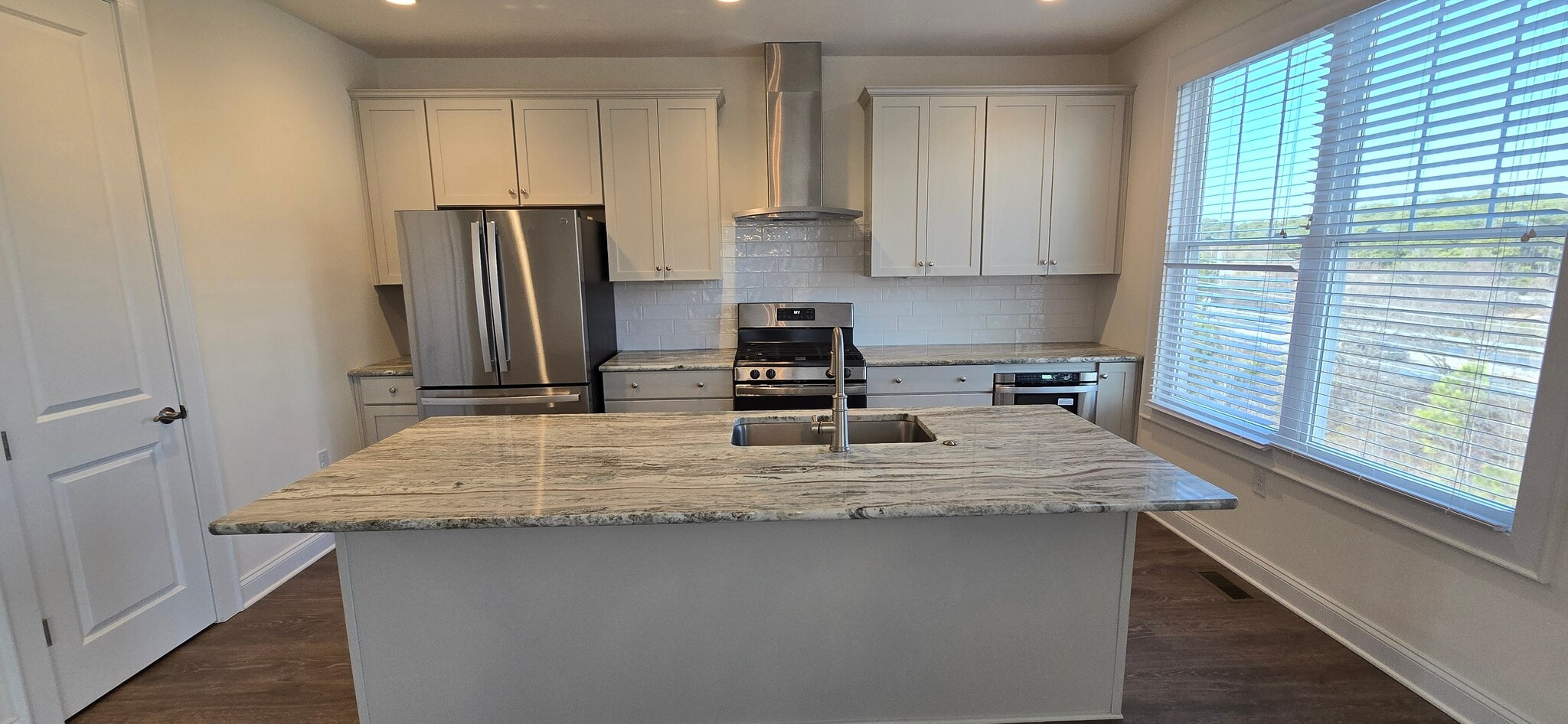 Building Photo - 1722 Old Brick Rd