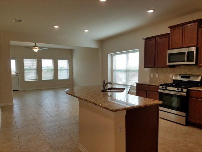 Building Photo - 143 Shale Cir