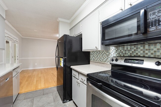 Building Photo - 2119 N 55th Pl