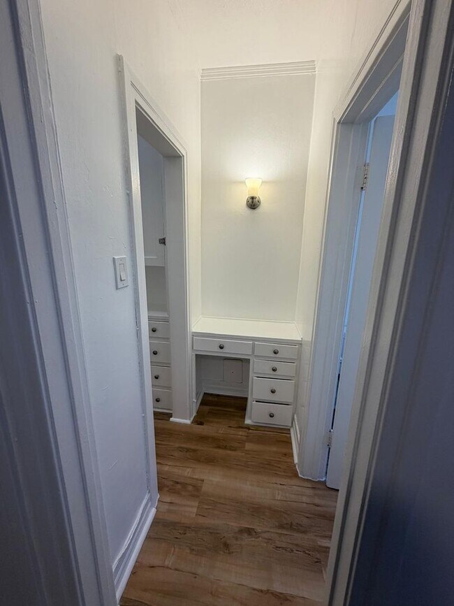 Interior Photo - PINNACLE APEX-1316 LEMOYNE STREET