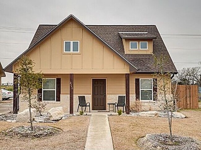 Primary Photo - 3380 Keefer Loop