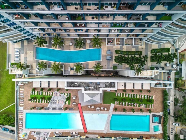 Building Photo - 60 SW 13th St