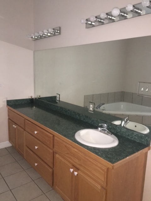 Building Photo - 1233 Port Arthur Terrace