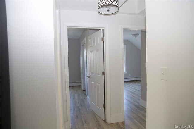 Building Photo - 35 S Lawn Ave