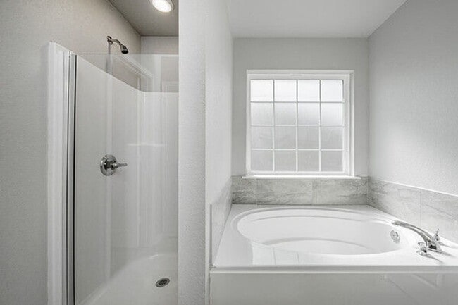 Building Photo - 1362 Kingsgate Dr