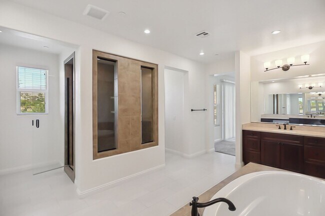 Building Photo - Stunning 5 Bed, 4 Full Baths And 2 Half Ba...