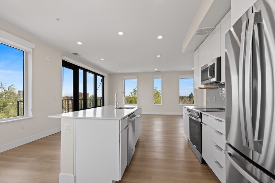 Building Photo - Frameline Apartments