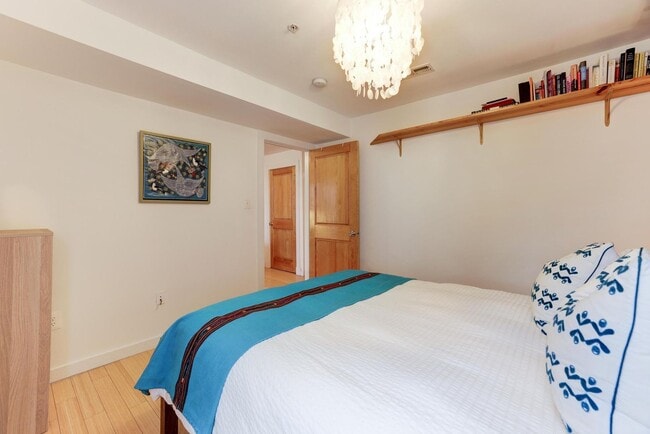 Building Photo - Updated  and Open Plan One Bed/One Bath 16...