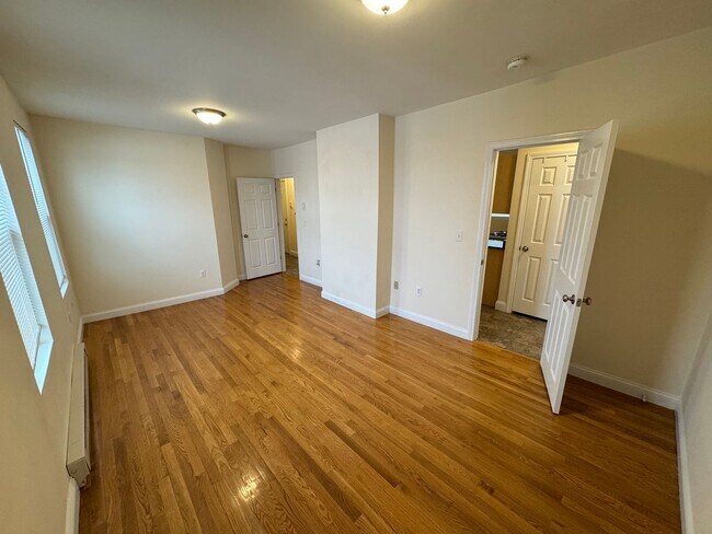 Building Photo - 220 Middlesex Ave