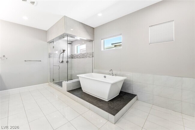 Building Photo - 8477 Wolf Mountain Ct