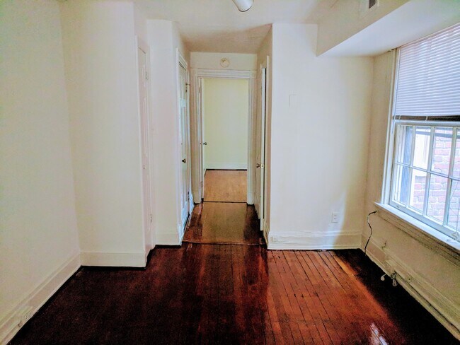 Building Photo - 3312 Ellwood Ave