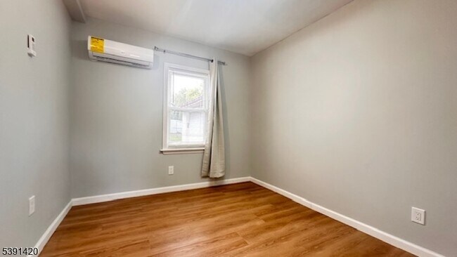 Building Photo - 19 Mechanic St