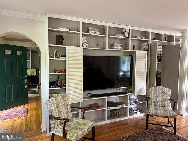 Building Photo - 623 Sean Dr