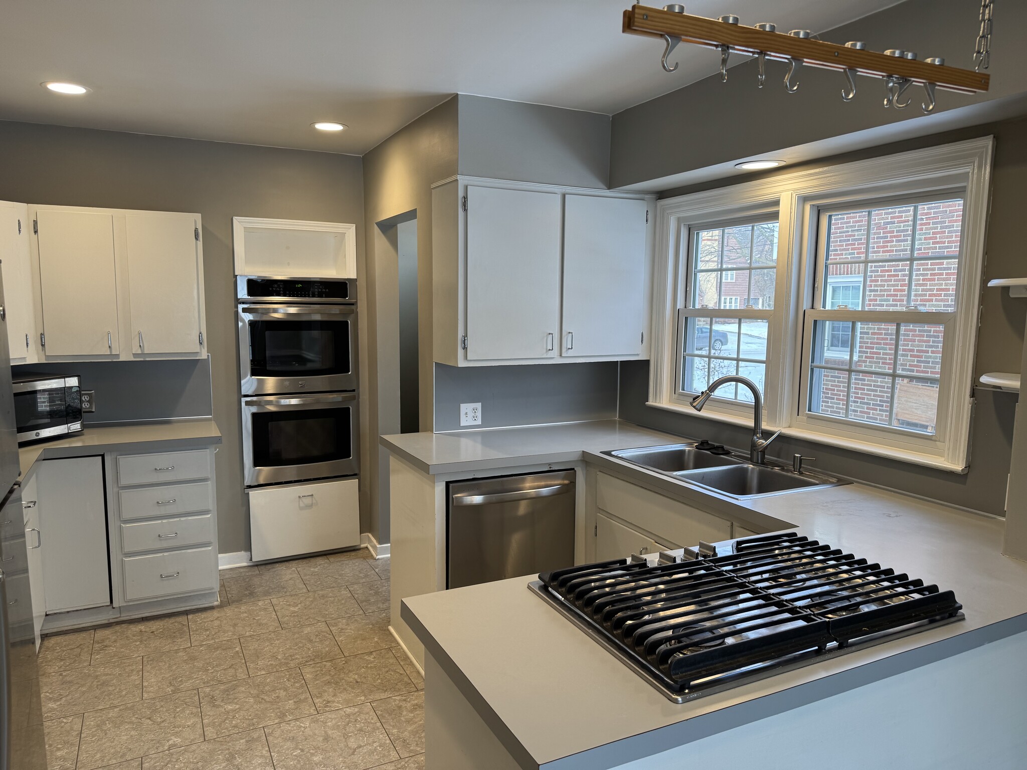 Kitchen - View 1 - 2228 Godwin Ave SE